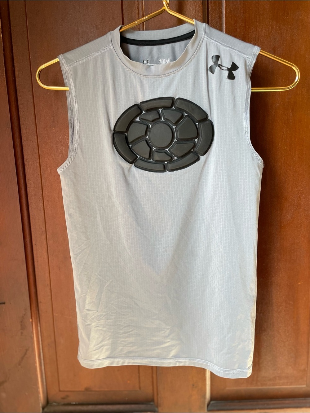 Under Armour boys youth large fitted sleevless gray athletic tank top